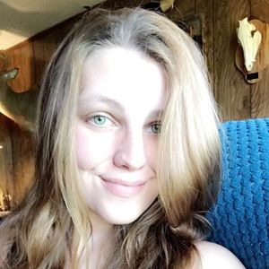 Meet your Posher, Abigail